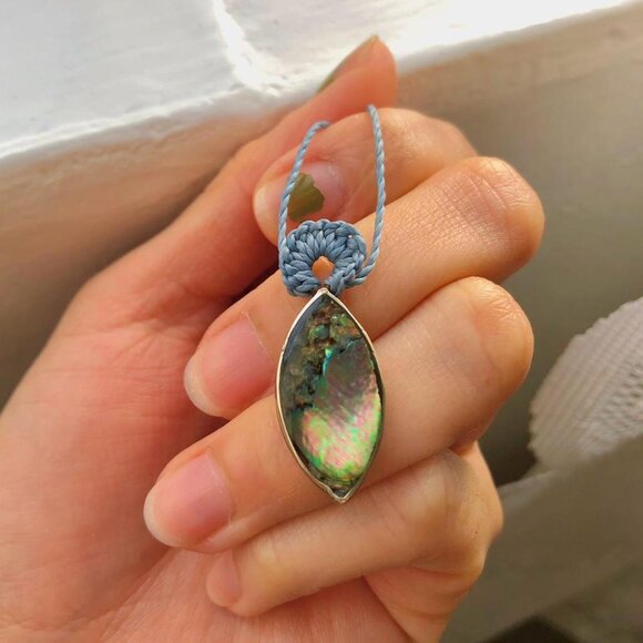 Rainbow Abalone Shell Spiral Flower Macrame (Dusty Blue) Necklace/Choker - Picture 4 of 4